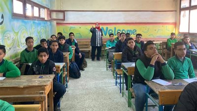 مدير تعليم السويس تتابع إنطلاق الفصل الدراسي الثاني وتؤكد إنتظام الدراسة بالمدارس 