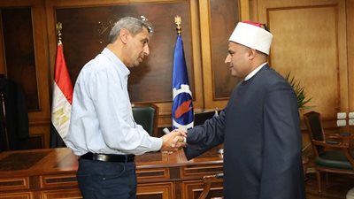 محافظ السويس يستقبل مدير أوقاف المحافظة الجديد 