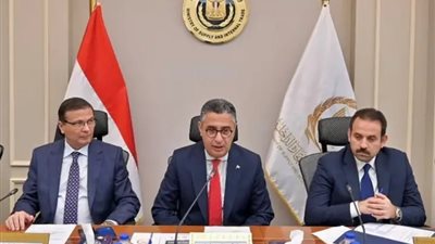 الدكتور شريف فاروق يعلن عن اتفاق لاستيراد دواجن مجمدة وطرحها قبل رمضان