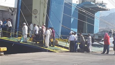 تداول 21 ألف طن و883 شاحنة بضائع بموانئ البحر الأحمر
