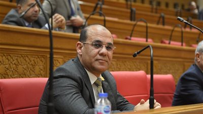 برلماني يطالب القومية للتأمين الإجتماعي بتنفيذ أحكام صرف الفروق المالية المستحقة للعاملين 