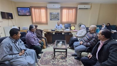 رئيس مركز ومدينة أبوالنمرس بجنوب الجيزة يعقد لقاء المواطنين الإسبوعي لسماع شكواهم