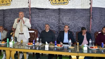 مياه الشرب بمحافظات القناه تكرم رئيس نقابة العاملين بالسويس لبلوغة سن التقاعد