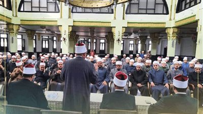 أوقاف السويس تعقد اجتماعًا بأئمة المسجد استعدادًا لشهر رمضان المبارك