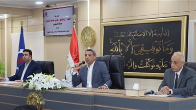محافظ السويس يطالب بتكثيف العمل خلال شهر رمضان وإنشاء شادر للسلع الغذائية 