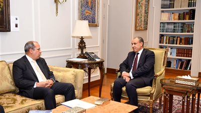 تعزيز التعاون الاكاديمي والفكري بين الخارجية المصرية والجامعة البريطانية