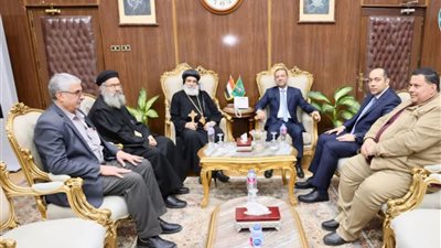 محافظ المنوفية يستقبل الأنبا بنيامين بمكتبه لتقديم التهنئة بتوليه مهام منصبه الجديد