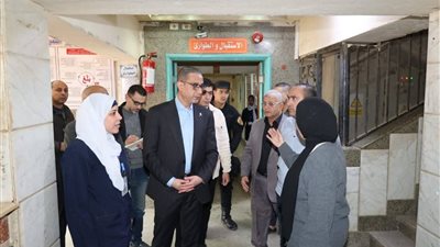 بجولة مفاجئة محافظ الجيزة يتفقد مستشفى أبوالنمرس المركزي للتأكد من إنتظام العمل