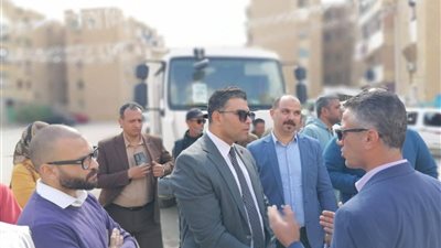 تنفيذا لتكليفات محافظ السويس.. نائب المحافظ يتابع أعمال النظافة والرصف بفيصل