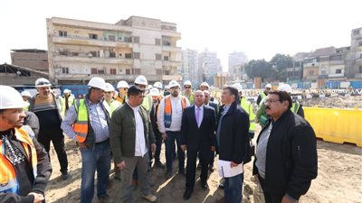  وزير النقل يتفقد محطة الملك الصالح للخط الرابع للمترو لمتابعة خطط الطوارئ