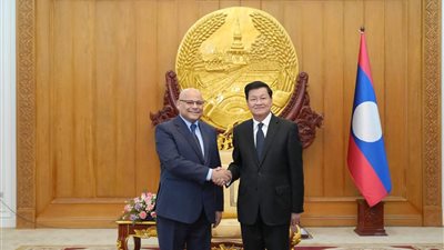 سفير مصر في هانوي يقدم أوراق اعتماده سفيراً غير مقيم لدى لاوس