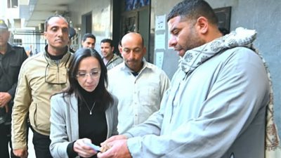 جولة مفاجئة لمحافظ البحيرة بالمعهد الطبي القومي بدمنهور.. قرارات حاسمة لضبط الأداء