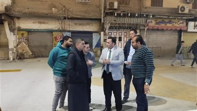 رئيس مركز كفرصقر يتابع اللمسات النهائية لتجميل ميدان المزلقان استعدادًا للافتتاح