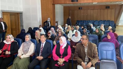 مدير تعليم السويس تشارك في برنامج 