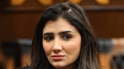 وفاة والد الفنانة مي عمر بعد صراع طويل مع المرض