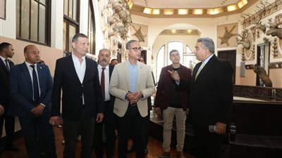 وزير الزراعة ومحافظ الجيزة يتفقدان المتحف الزراعي ويشيدان بأعمال التطوير 