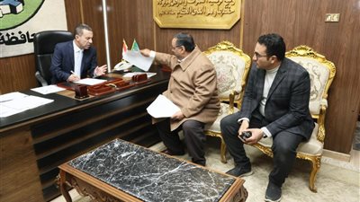 محافظ المنوفية:يفحص طلبات المواطنين ويكلف الجهات المعنية بالنزول الميداني ووضع الحلول الفورية