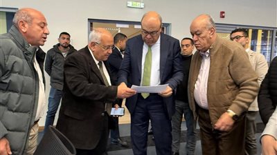 وزير الطيران المدني يتفقد مطار القاهرة الدولي، لمتابعة سير العمل بالمطار 