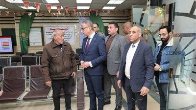 محافظ الجيزة يتفقد المركز التكنولوجي بحي الدقي ومكتب بريد بين السريات