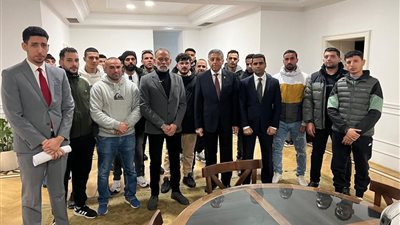سفير مصر باليونان يستقبل أقارب ضحايا مركب الهجرة غير الشرعية