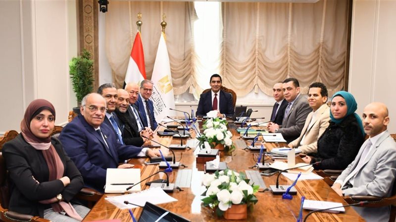 وزير الشباب والرياضة