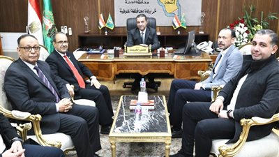 محافظ المنوفية يستقبل وفد كلية الهندسة للتهنئة بالمنصب الجديد وبحث سبل التعاون