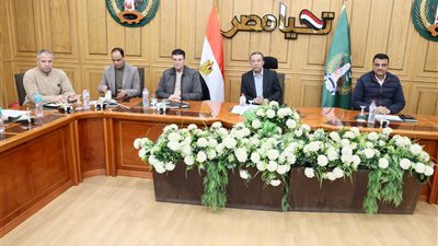 محافظ المنوفية يعقد لقاء موسع برؤساء قويسنا ومنوف الباجور ويستعرض معدلات الأداء 