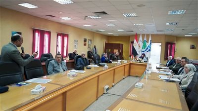 وزير الموارد المائية يتابع آخر مستجدات إنشاء 