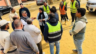 رئيس جهاز حدائق أكتوبر يتفقد مشروعات الطرق بالمدينة ويوصي بسرعة الإنتهاء بتنفيذها 