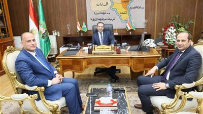 محافظ المنوفية يلتقي رئيس قطاع الإتصالات لمناقشة المشروعات الجاري تنفيذها بنطاق المحافظة
