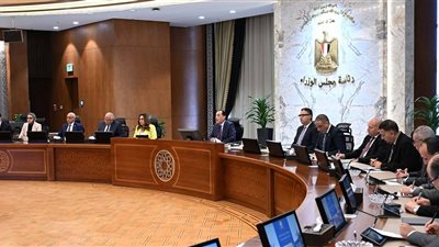 رئيس الوزراء يترأس اجتماع مجلس المحافظين ويؤكد على تكثيف المُتابعة الميدانية للأسواق 
