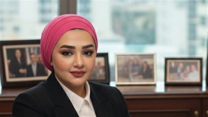 الصحفية آية علاء