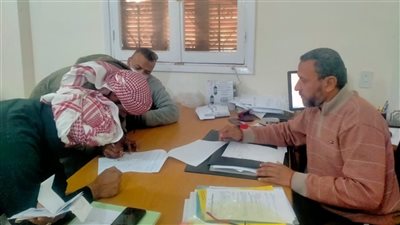 مديرية العمل بمحافظة جنوب سيناء تسلم عقود عمل لذوي الهمم بأبورديس