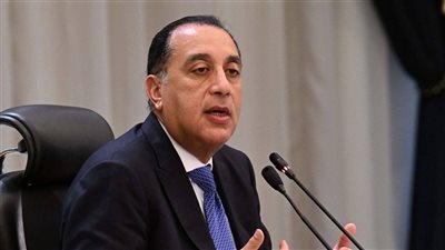 رئيس الوزراء:إحالة أية محاولات للتلاعب أواحتكار السلع أو إخفائها إلى النيابة العسكرية