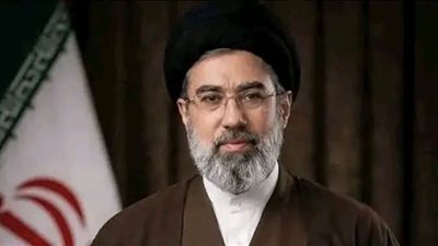 الإعلام العبري: يوضح حالة الغموض والتضارب حول مصير اختفاء مجتبى خامنئي 