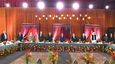الشيخ أحمد الرويضي يشارك في إفطار الأسرة المصرية بدعوة الرئيس السيسي