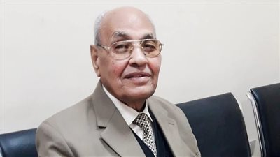 الأحزان تسيطر علي 