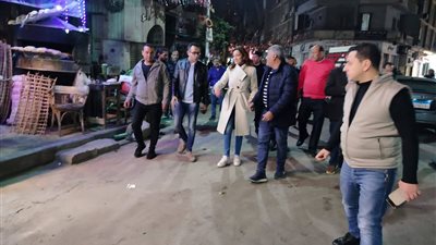 نائب محافظ الجيزة تجري جولة ليلية بحي الدقي لمتابع النظافة ورفع الإشغالات