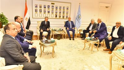 محافظ أسيوط يستقبل وفد جمعية المستثمرين ويؤكد: الاستثمار شريك أساسي لتحقيق التنمية 