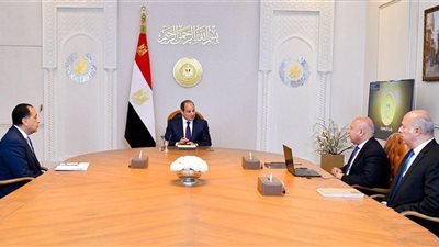 الرئيس السيسي يشدد على سرعة تنفيذ مشروعات النقل في مصر