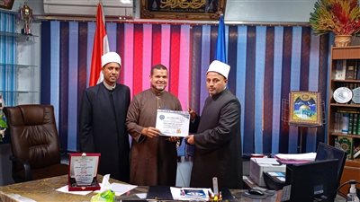 مديرية أوقاف السويس تكرم 