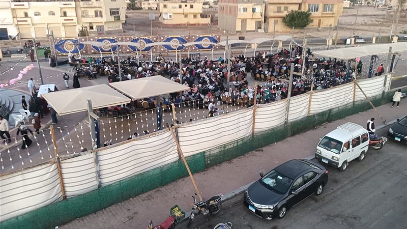 الف مواطن يحتفلون