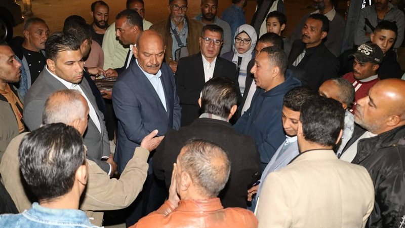 محافظ السويس في جولة