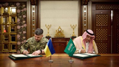السعودية وأوكرانيا توقعان اتفاق دفاعي جديد لتعزيز التعاون العسكري ..التفاصيل  