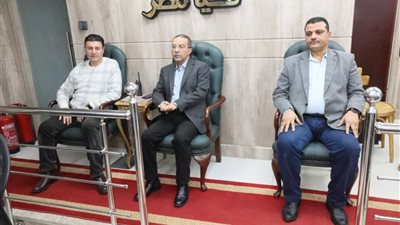 محافظ المنوفية يفرض «حظر التاسعة» على المحال.. بجولات ميدانية واتصالات مباشرة