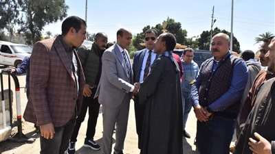 محافظ أسيوط يواصل متابعته لمعدلات تنفيذ كوبري الحواتكة