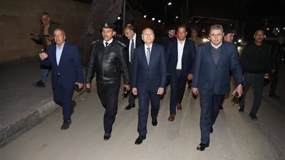  جولة محافظ القاهرة للتأكيد على تنفيذ قرار غلق المحال التجارية 