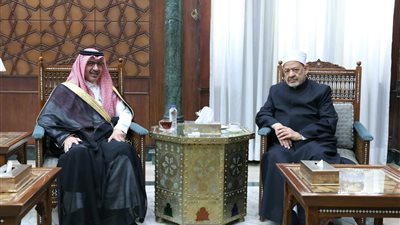 شيخ الأزهر يستقبل السفير السعودي لدى القاهرة لبحث سبل تعزيز التعاون المشترك