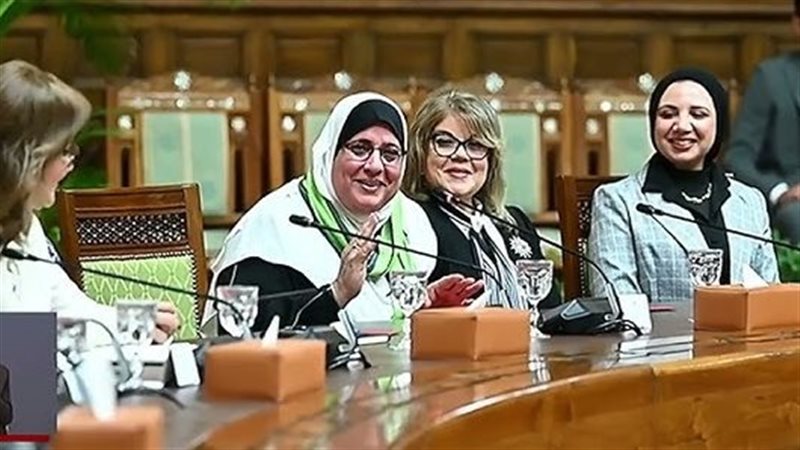 أم الغلابة الحاجة عزيزة أثناء احتفالية المرأة المصرية