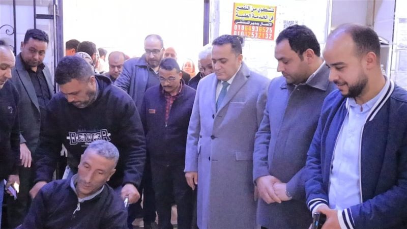 المقدم يشاهد تدريب